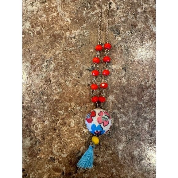 Woman’s plunder tassel necklace - Picture 2 of 4